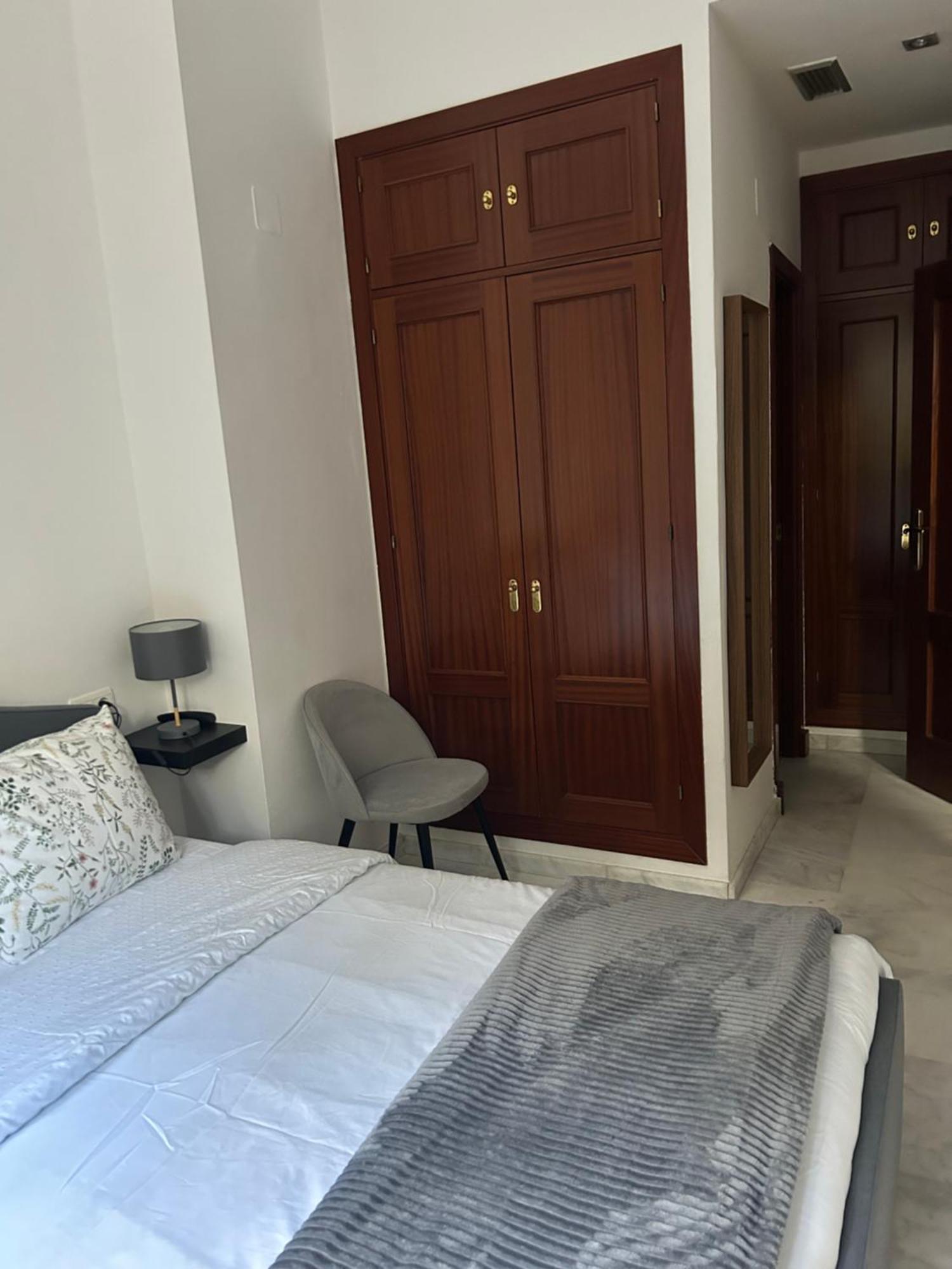 Apartamento Proximo Al Centro De 2 Dormitorios Con Piscina. Севиля Екстериор снимка